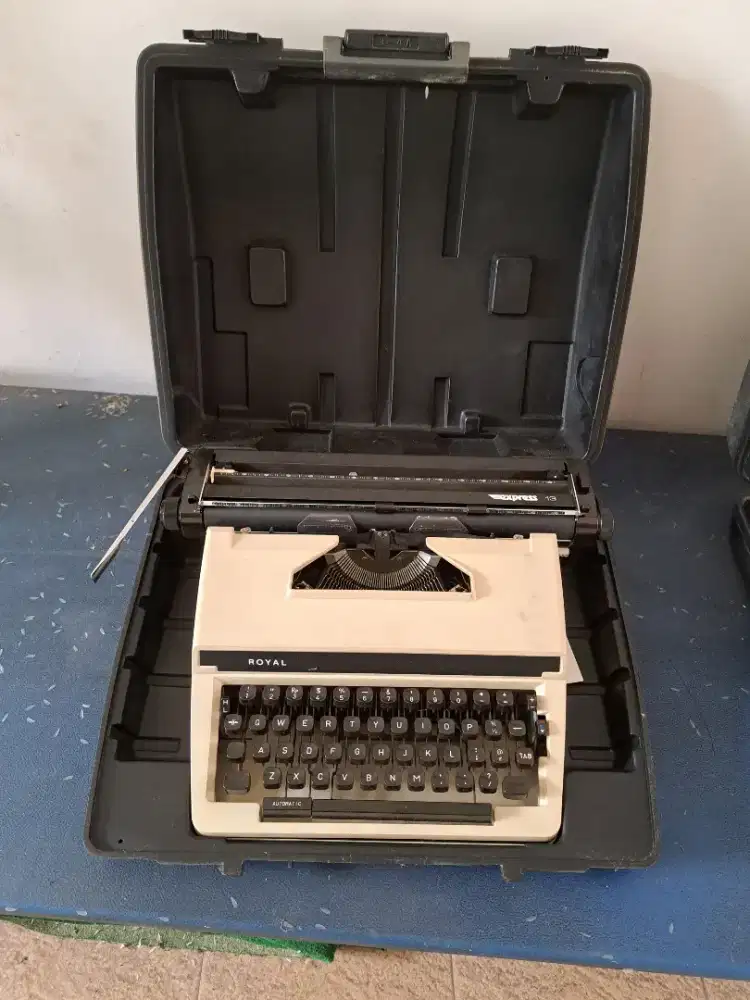 Mesin ketik lama Brother, Royal, Kofa