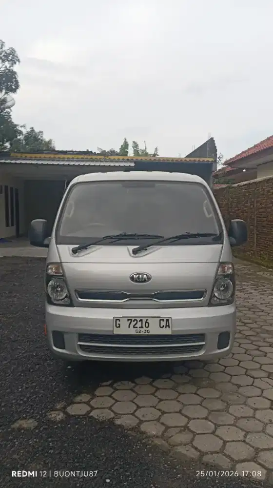 Kia travello 2014