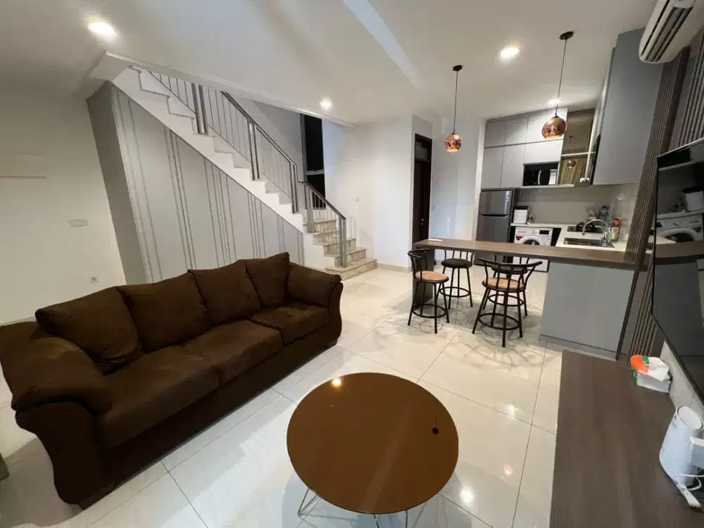 Disewakan Rumah 3 Lantai Fullfurnish Golf Island