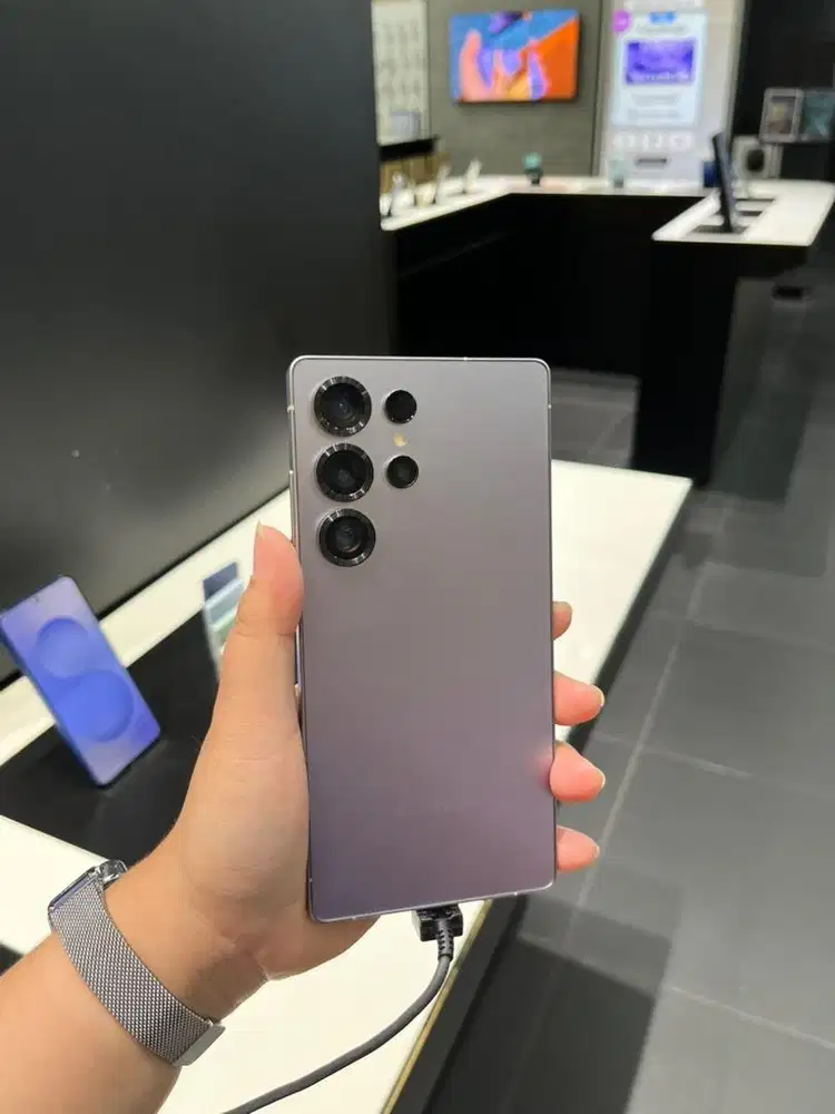 Samsung Galaxy S25 Ultra Free speaker