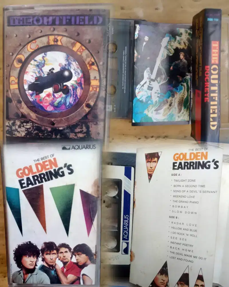 Kaset Pita Musik Band The Outfield & Golden Earring's, original, antik