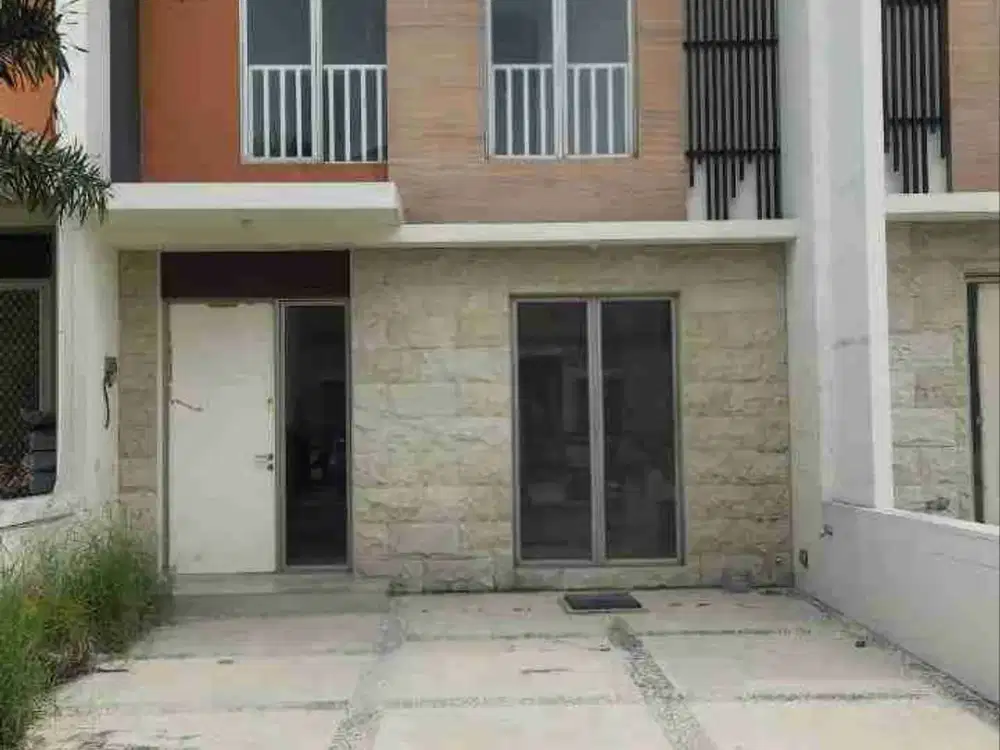 Rumah 2 Lantai 3 Kamar Greenland Menganti Wiyung