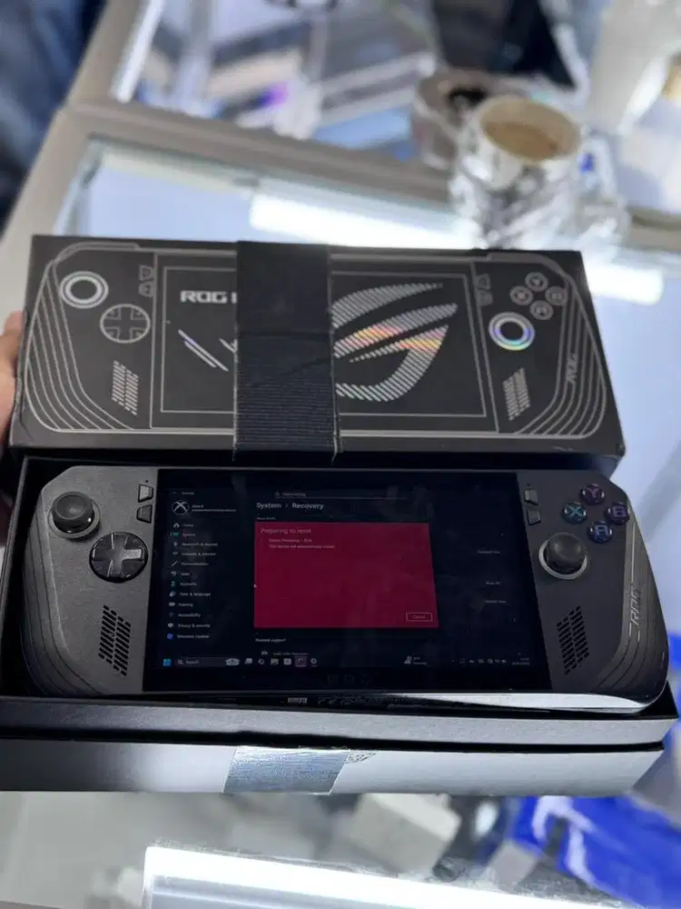 Asus Rog Ally X Z1 Extreme Black RC72LA 24gb / SSD 1TB Fullset Mulus