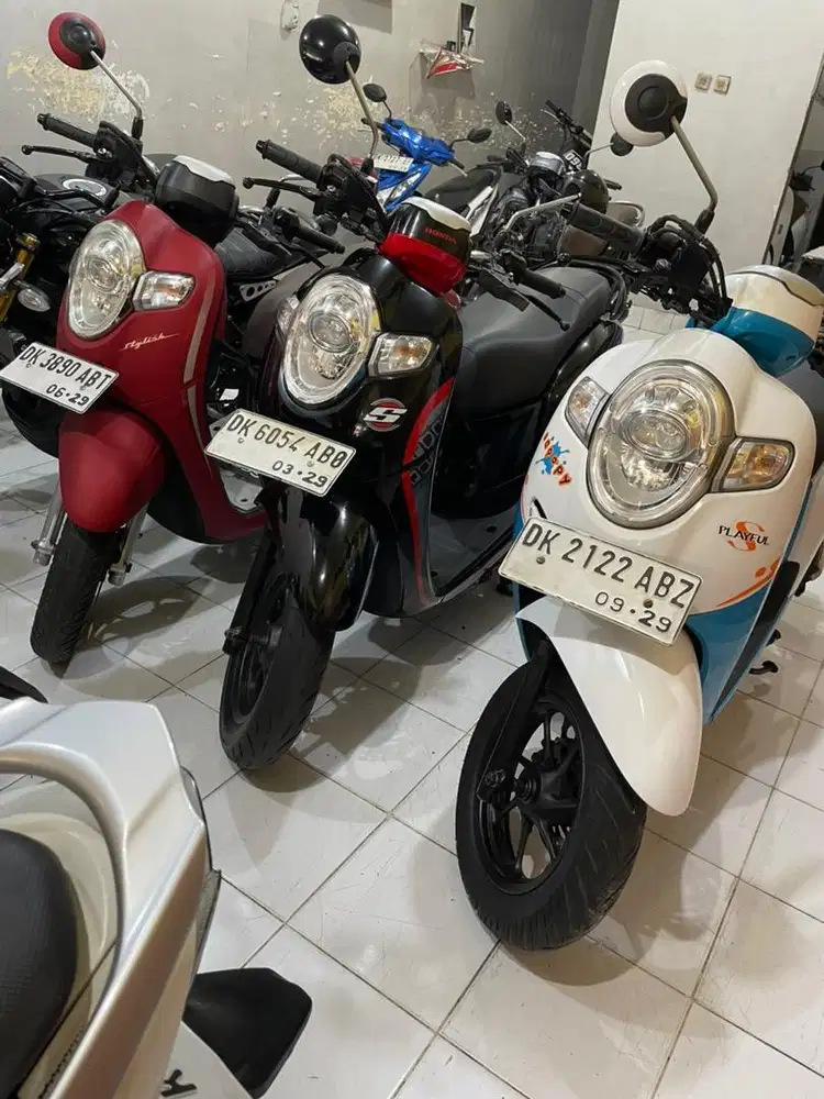 Scoopy  biru putih 2016  //bintang deway