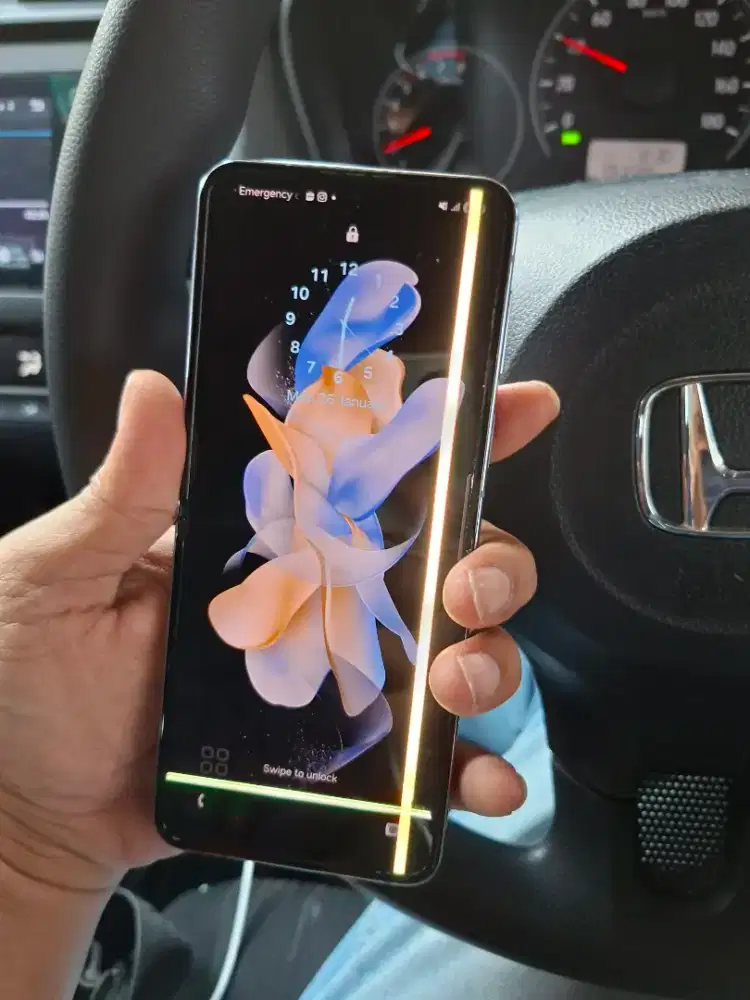 Samsung Z Flip 4 8/256 Minus LCD