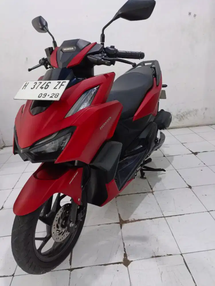 vario 160 merah 2023