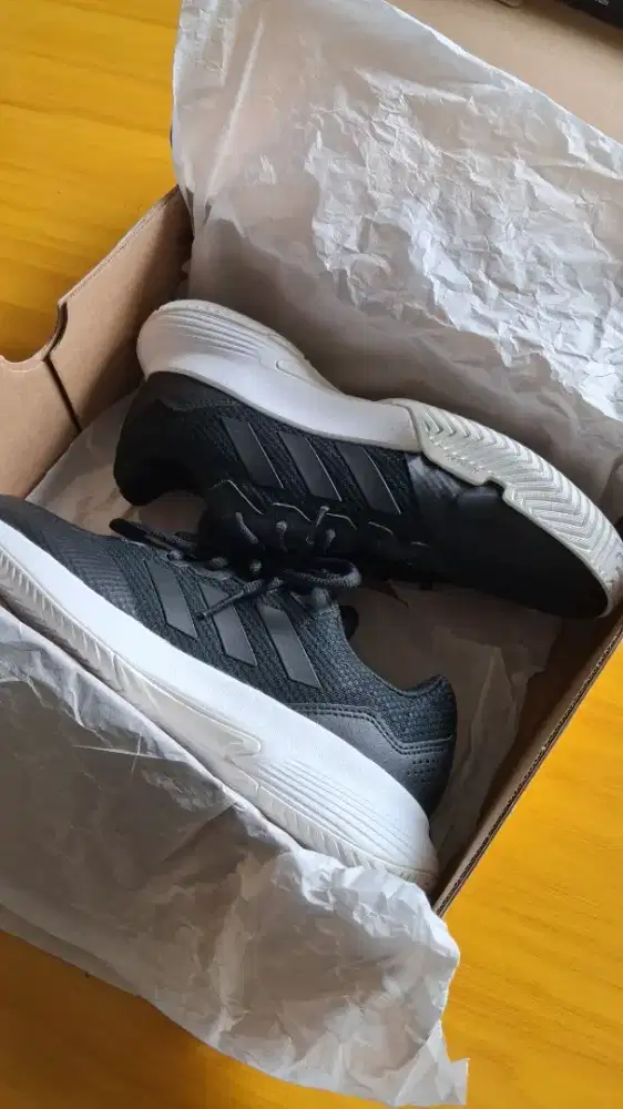 Sepatu Adidas Tenis Wanita