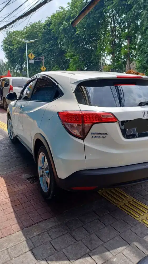 Honda HRV 1.5 E (CVT) 2016/2015 putih