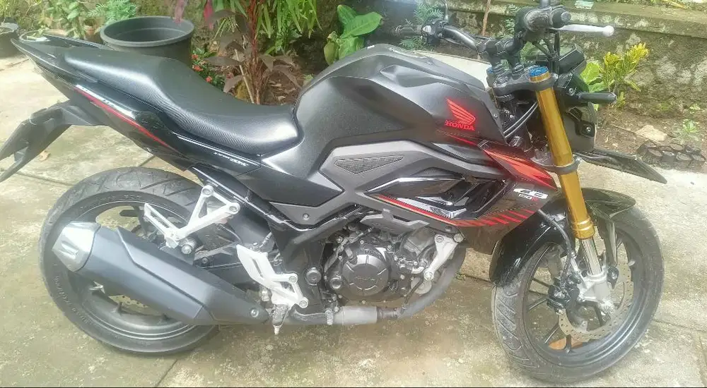 JUAL CB150R 2021 KM6400 MULUS