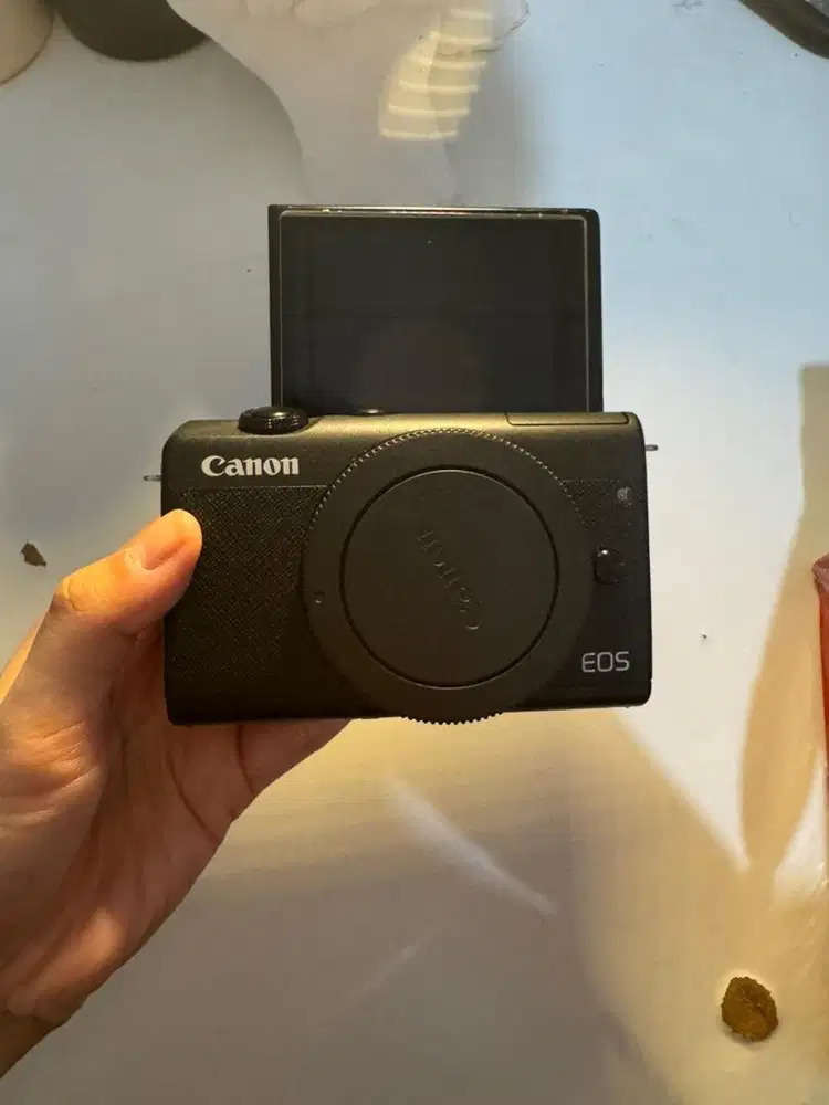 kamera canon eos m200