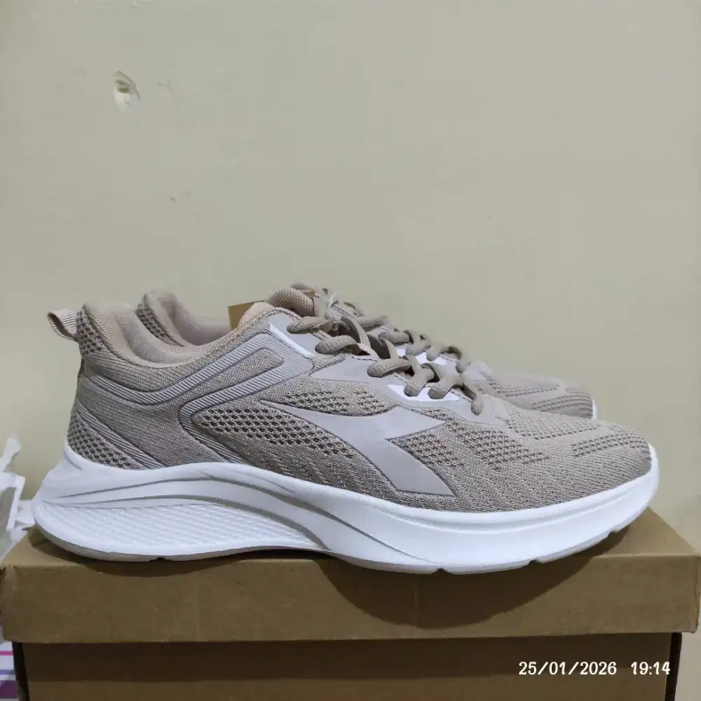 SEPATU RUNNING RUN JOGING DIADORA CEWEK ORIGINAL SIZE 40 ( 25CM )