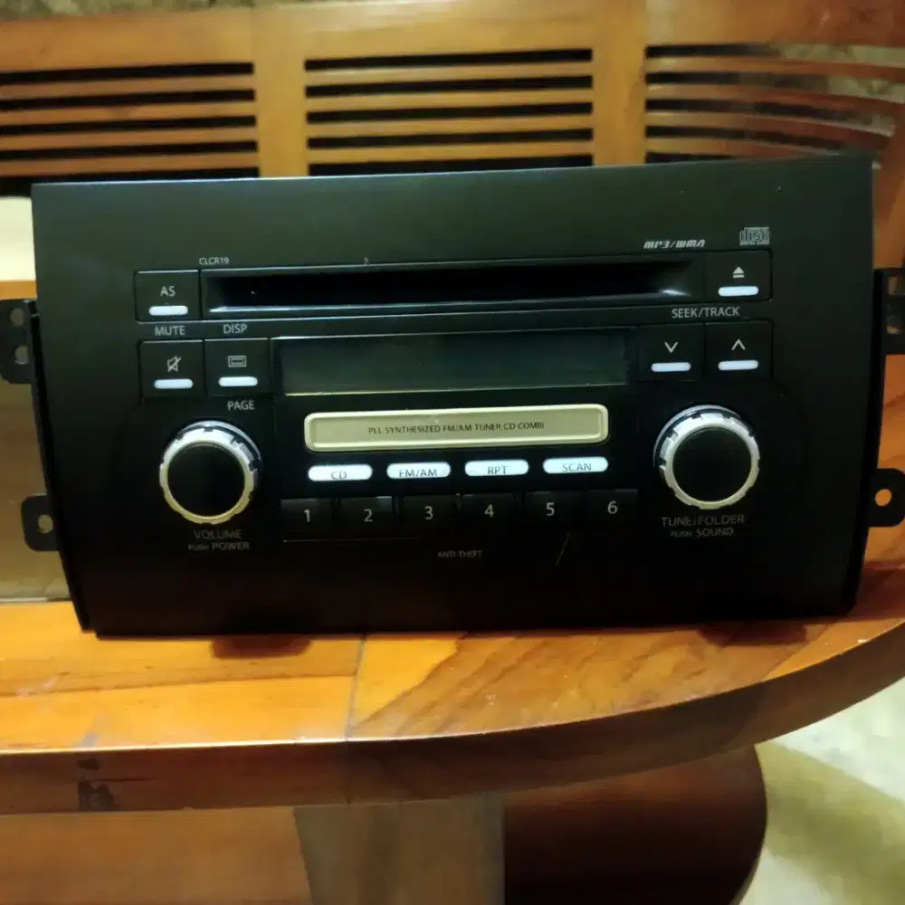 Radio pemutar musik asli original bekas suzuki SX4 X-over