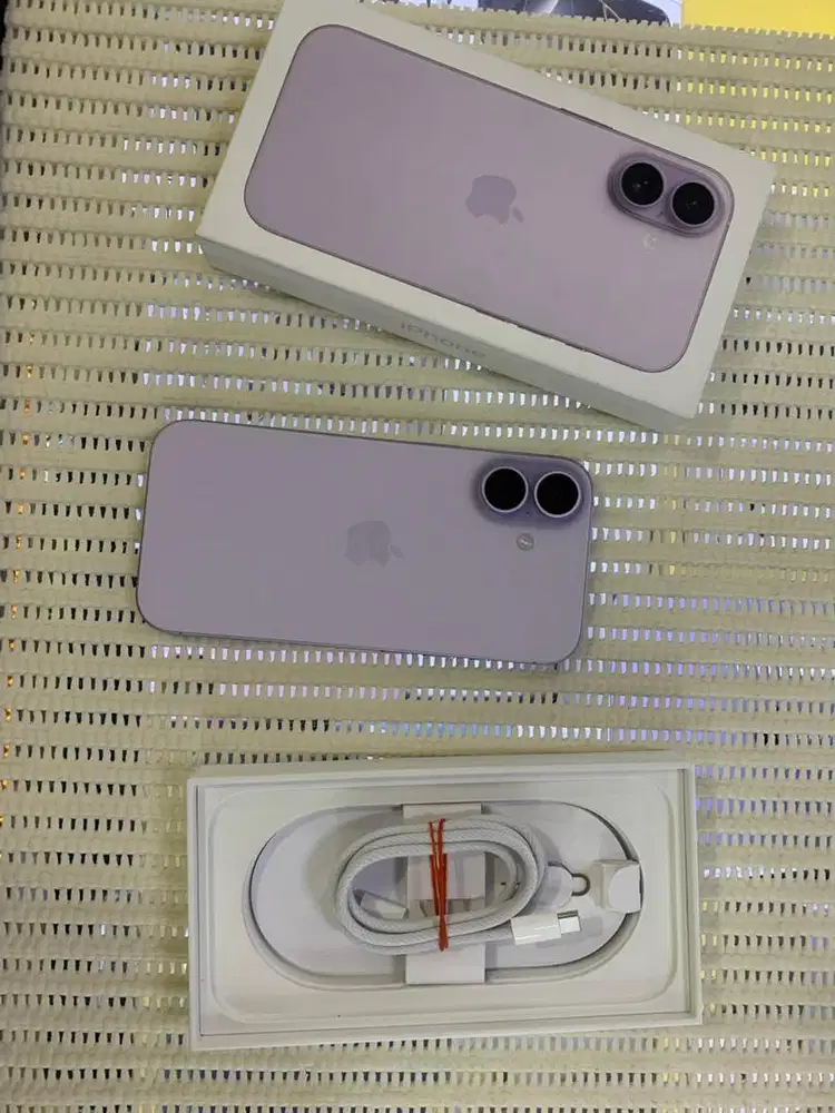 Iphone 17 256GB IBOX Garansi On - 31 Desember 2026 Like New