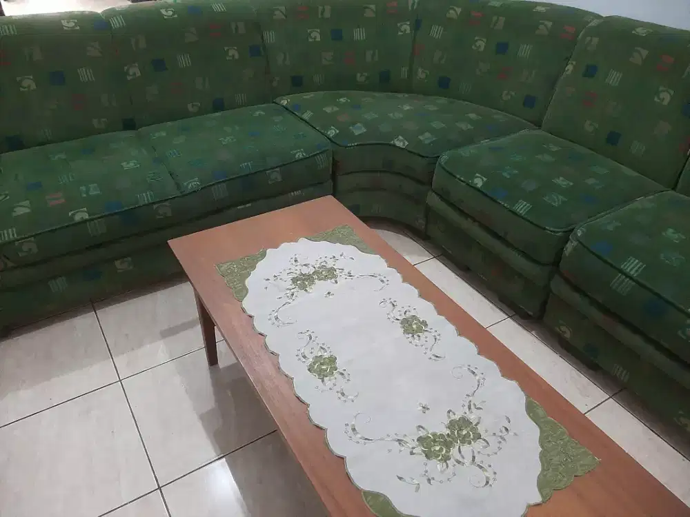Kursi Sofa bentuk L + Meja