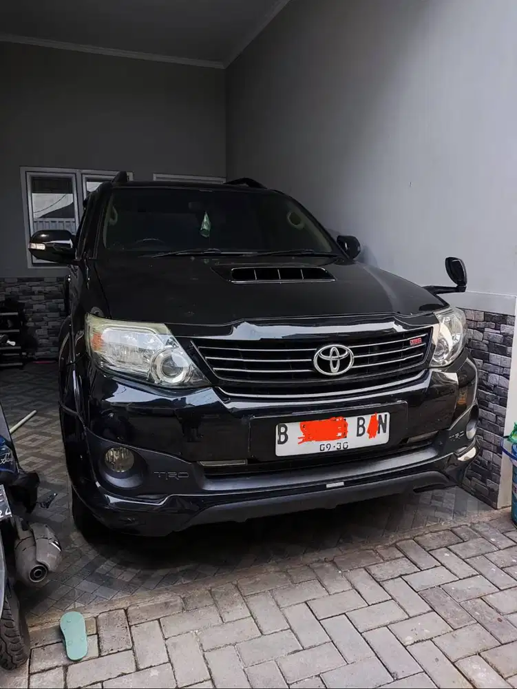 FORTUNER VNT TURBO TRD 2015 AT DIESEL HITAM