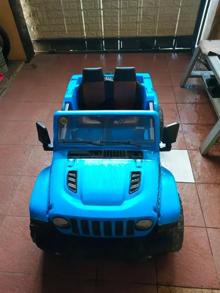 Mobil listrik anak Commando 5088