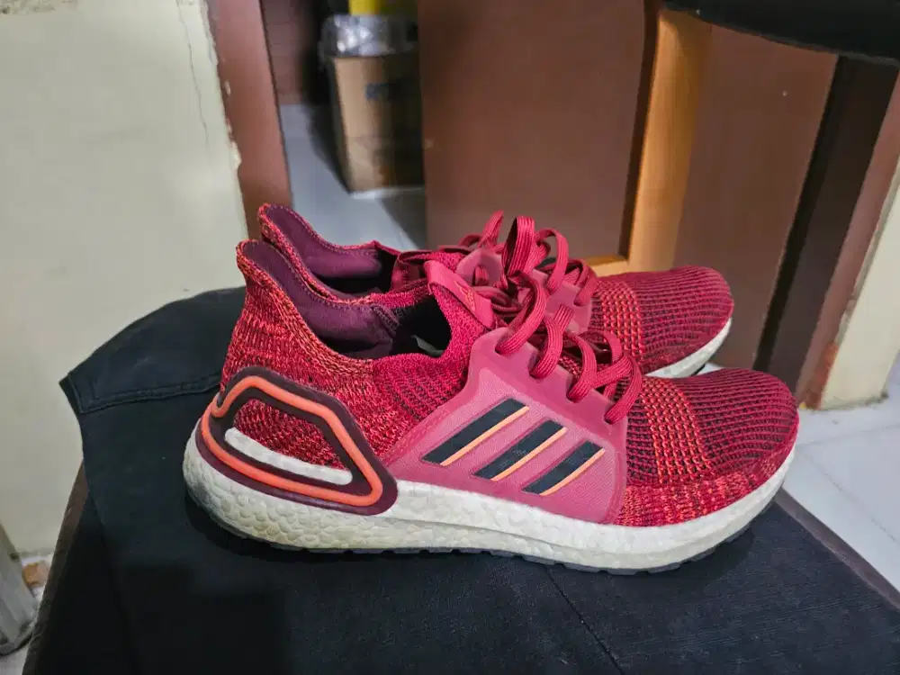 Sepatu Adidas Boost no 42 bagus