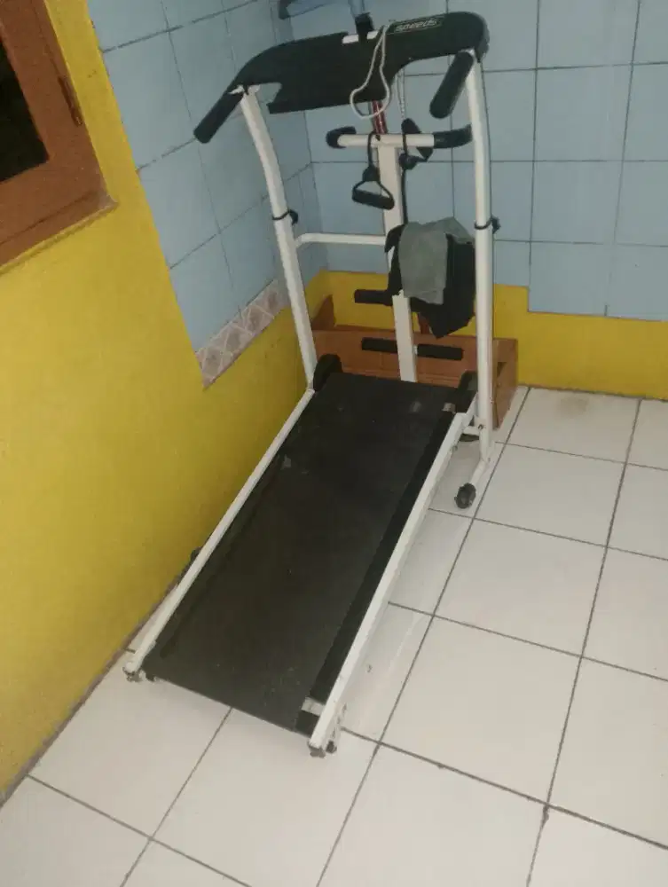 Treadmill second, masih mulus dijual aja, nego boleh