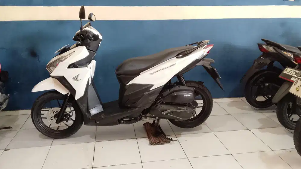 (JUAL CEPAT) HONDA VARIO LED OLD 2018 SURAT LENGKAP