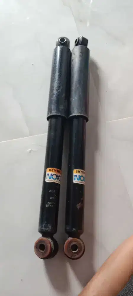 Sock Belakang AVANZA 2012-2015 Merk Kayaba