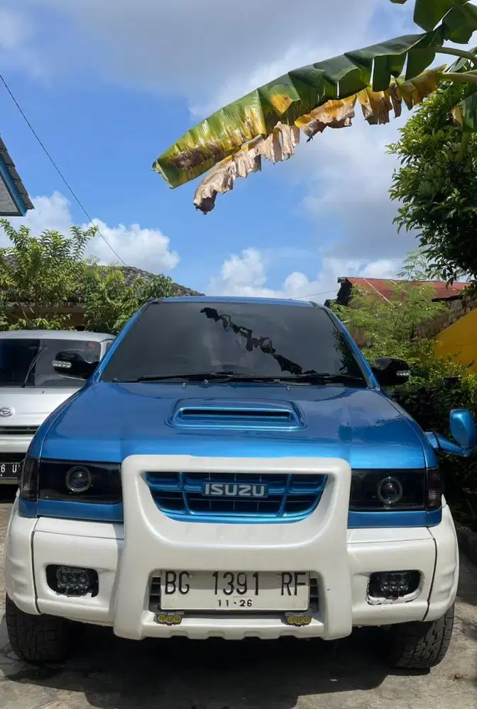 ISUZU PANTHER TOURING 2001