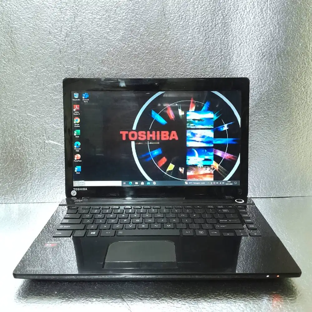 Toshiba C40D Amd A4-5000 Ram 8gb ssd 128gb