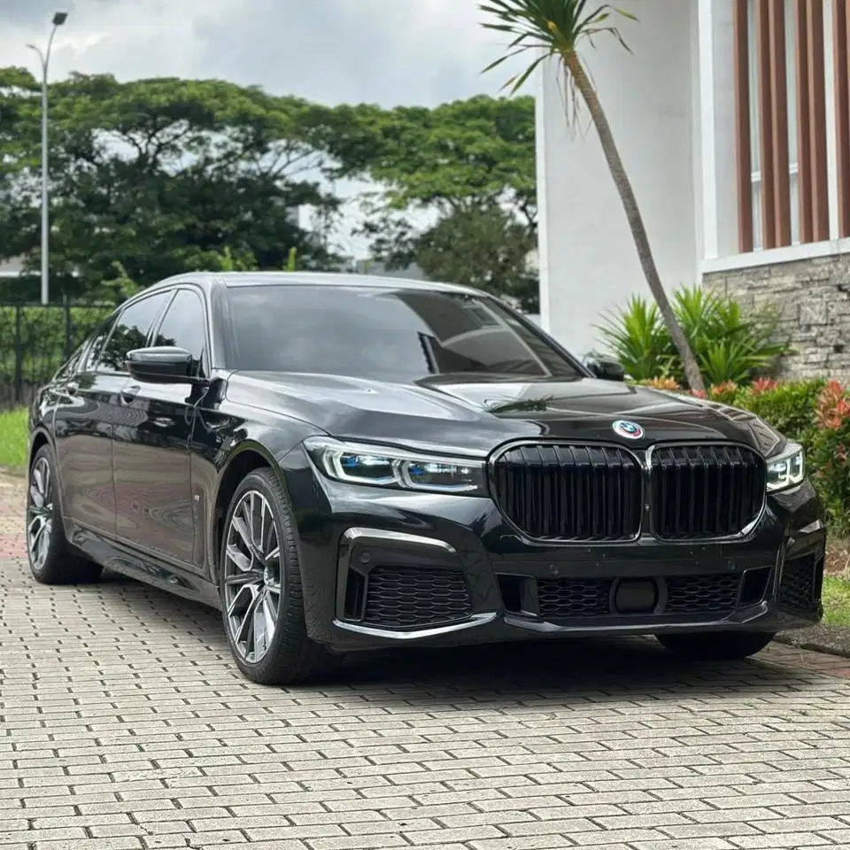 (CASH) BMW 730Li M-Sport G12 2022