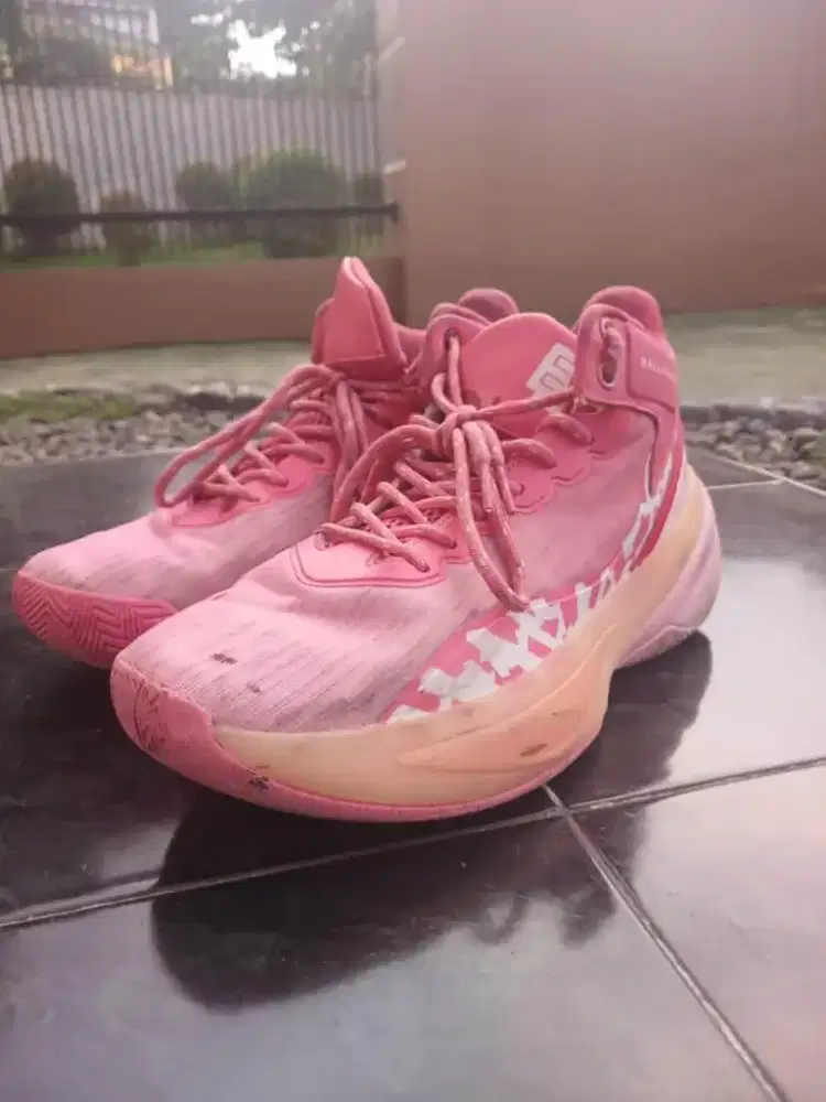 sepatu Basket BB