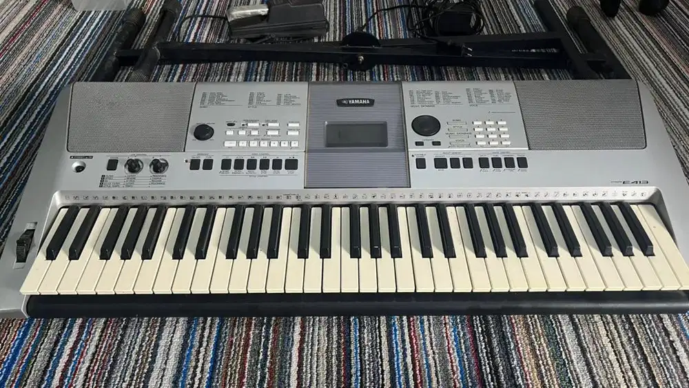 Keyboard YAMAHA PSR E413
