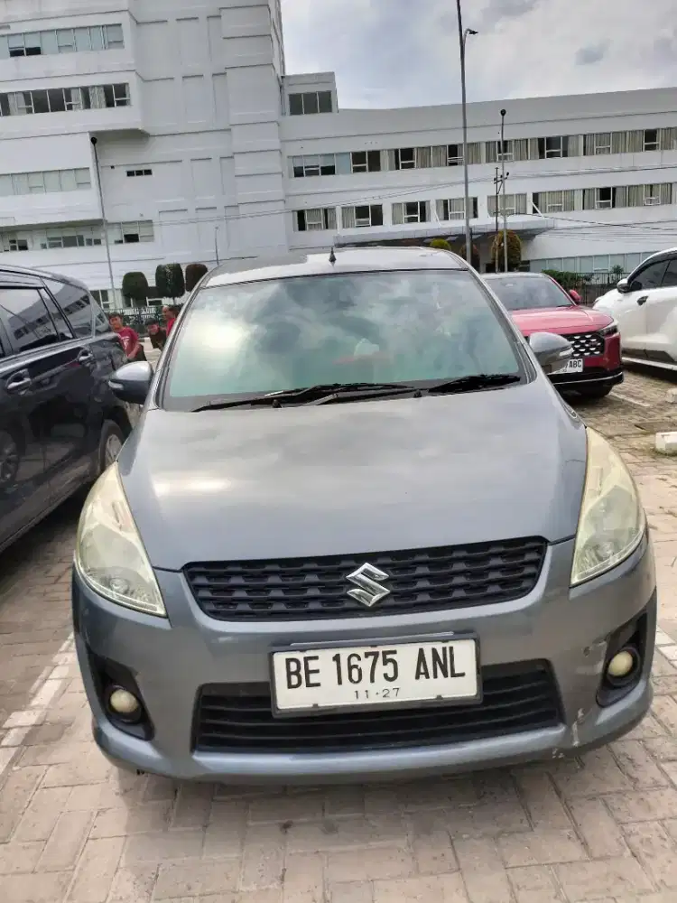 Mobil tangan pertama