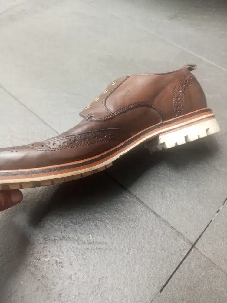 Fashion Pria → Sepatu Pria