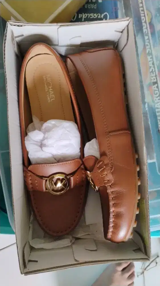 Sepatu Wanita Michael Kors