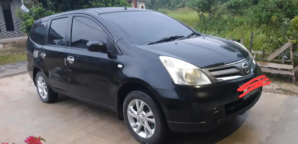 Nissan Grand livina 2011 Bensin