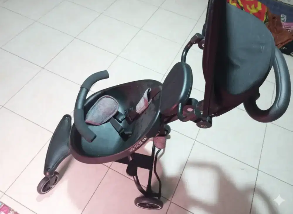 Stroller bayi lipat kokoh kuat