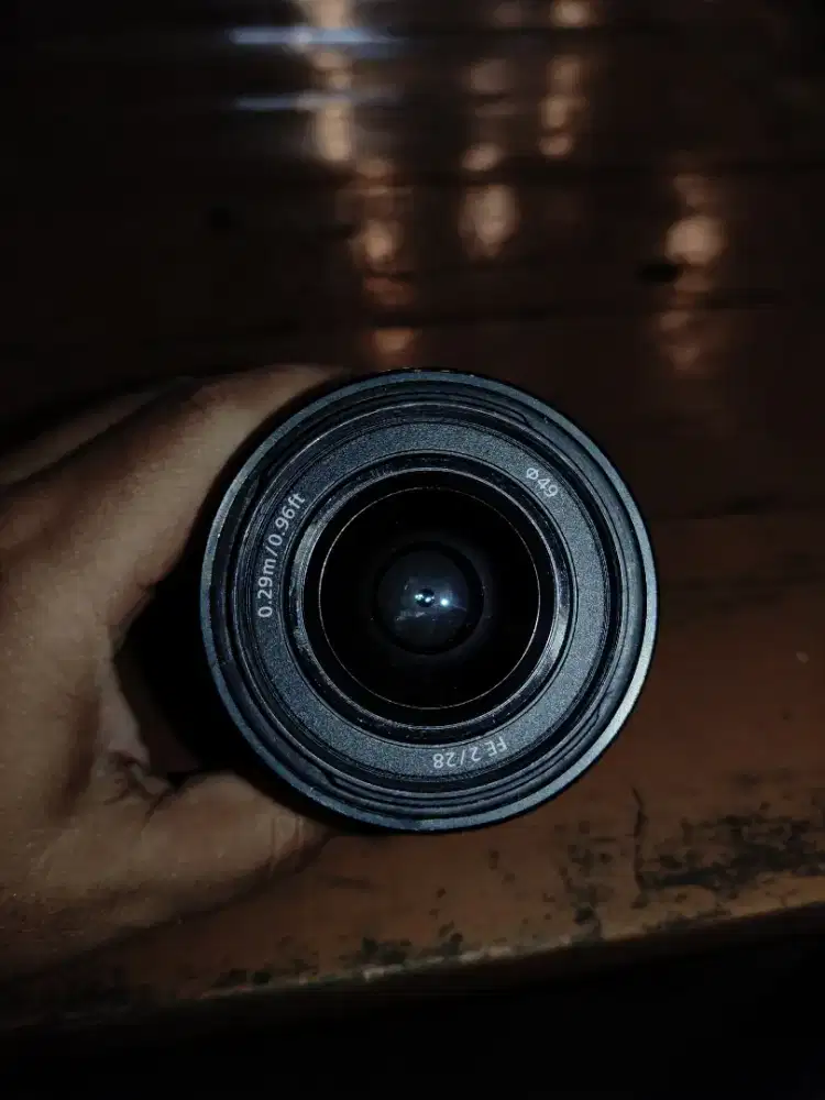 Lensa Sony FE 28MM F2