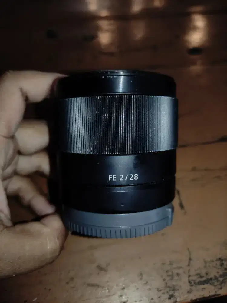 Lensa Sony FE 28MM F2