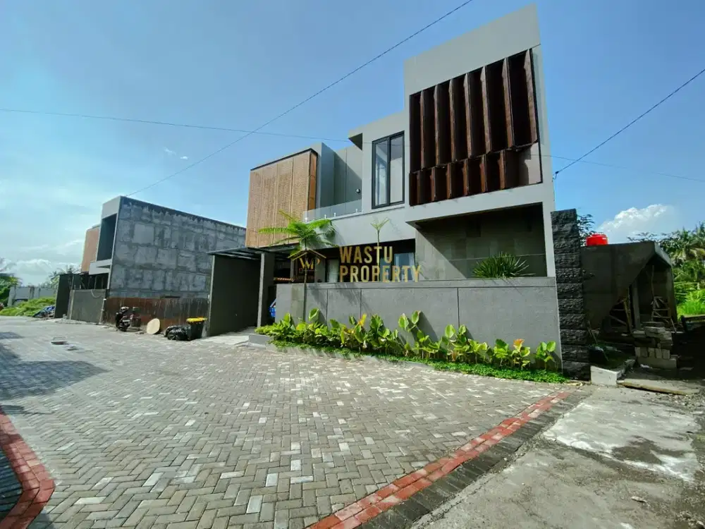 VILLA 2 LANTAI DI JALAN KALIURANG FULLY FURNISH & PRIVATE POOL