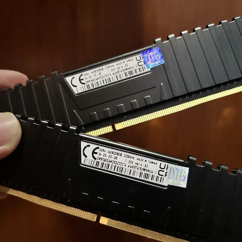 RAM Corsair DDR4 16gb (2x8gb) DTG