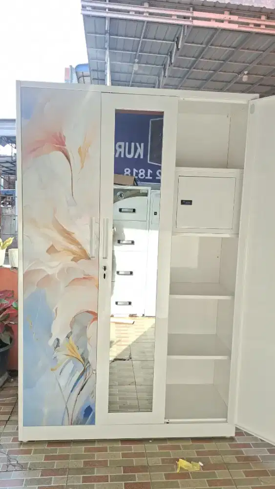 Lemari 3 pintu pintu ayun murah