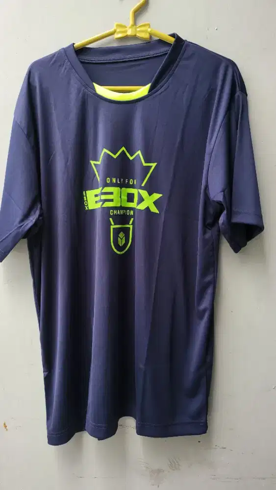 Kaos badminthon ukuran L dewasa baru gress