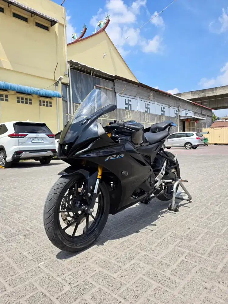 Yamaha R15 V4 Hitam 2023