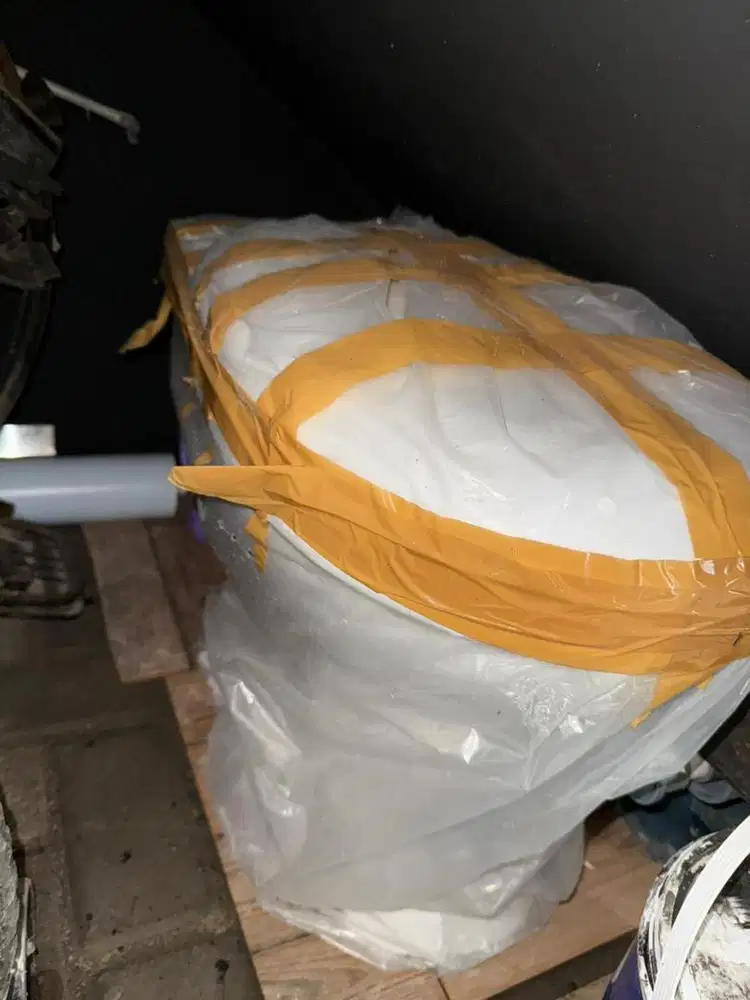 Kloset duduk bekas merk triliunware