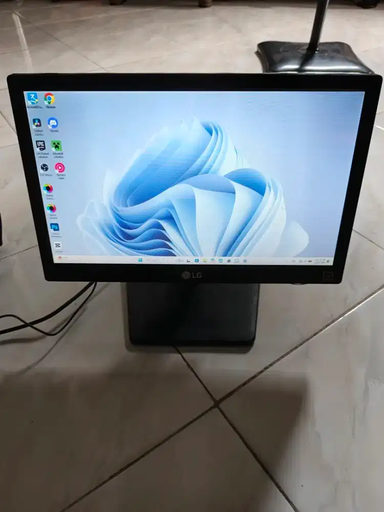 Monitor LG 16 Inch Normal
