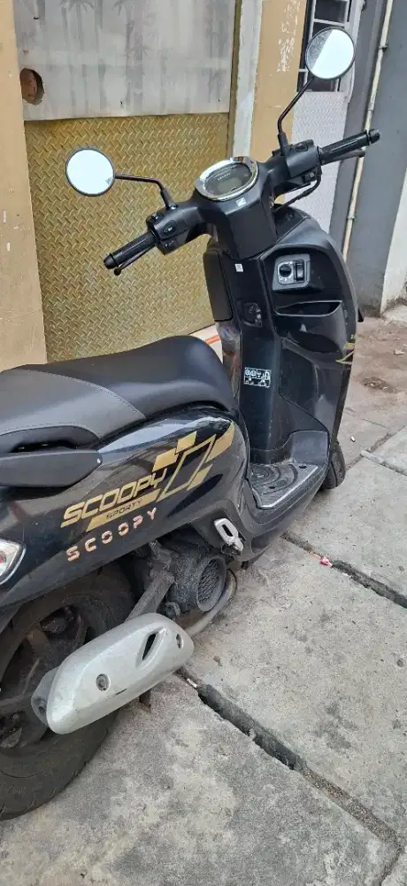 Dijual cepat scoopy masih baru
