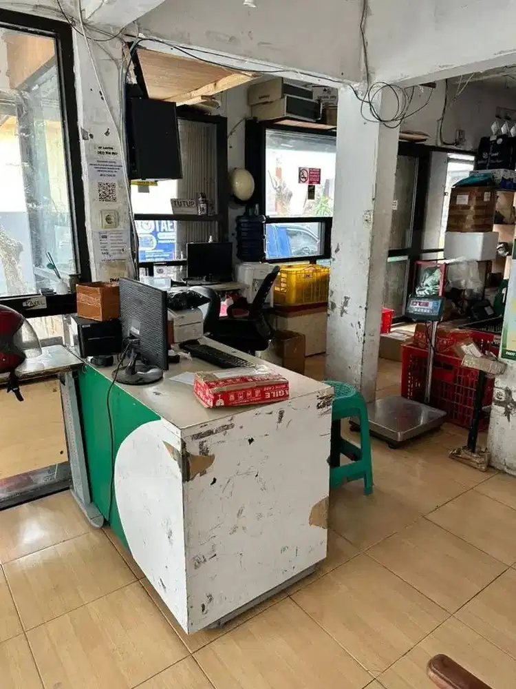 DI BUTUHKAN LOWONGAN ADMIN & PICKUP BARANG