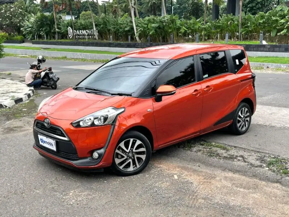 TOYOTA SIENTA 1.5 V MANUAL 2018