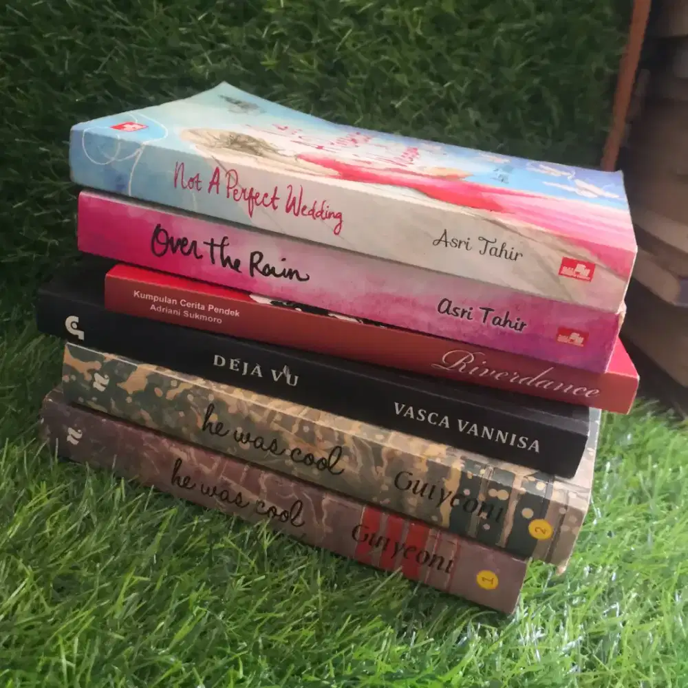 Koleksi novel bekas original stok banyak import vintage dan Indonesia