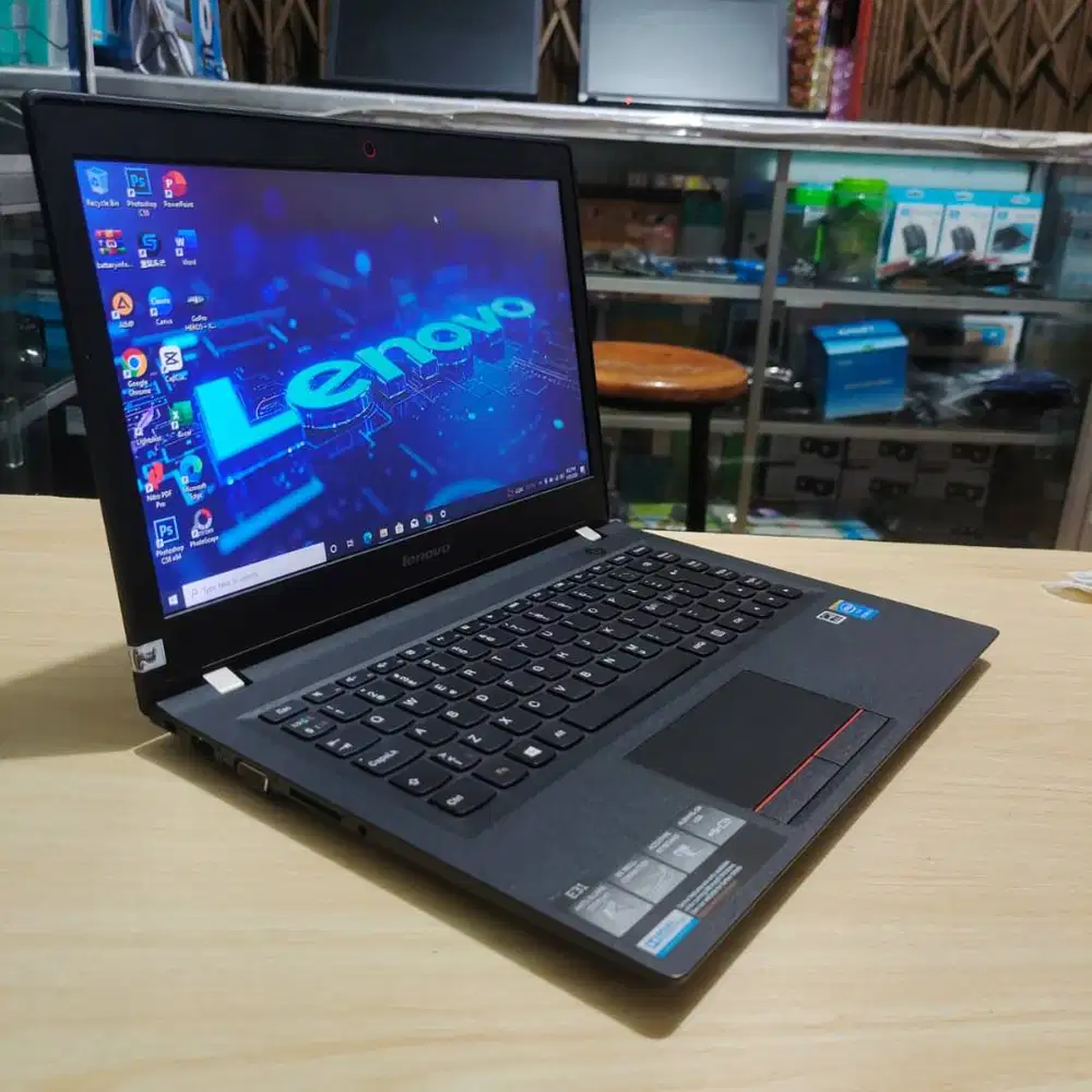 Lenovo Thinkpad A31 intel Core i3 5th RAM 8/256 SSD Mulus