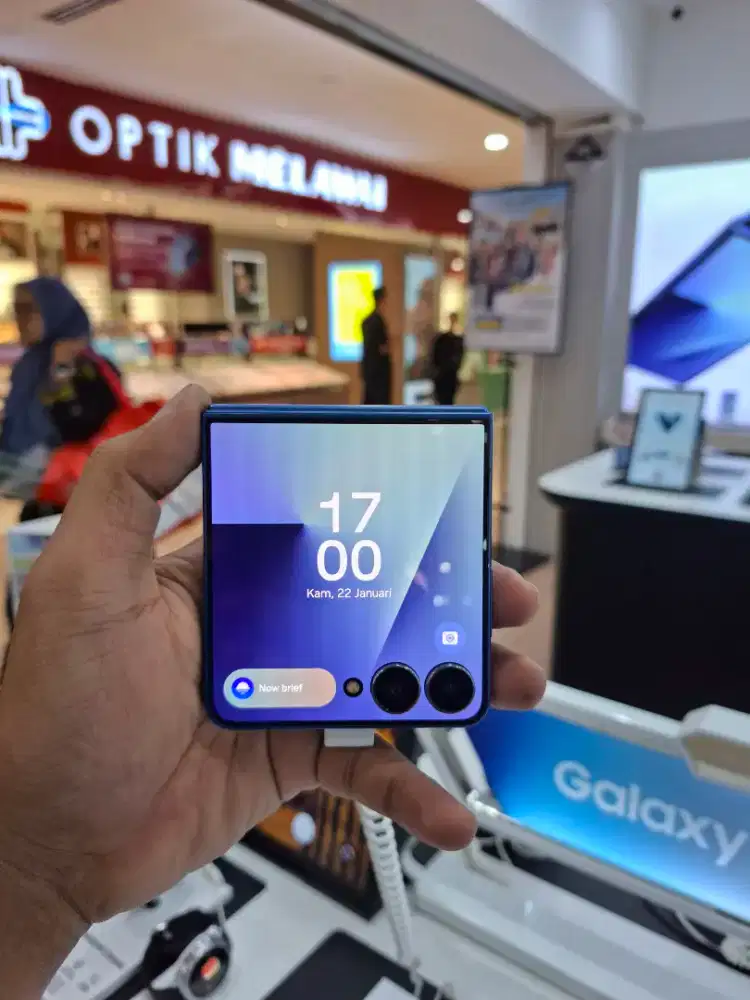 Samsung galaxy Zflip7 12/256 12/512