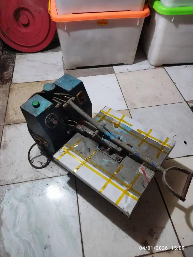 Mesin Press Baju 900 Watt Bekas